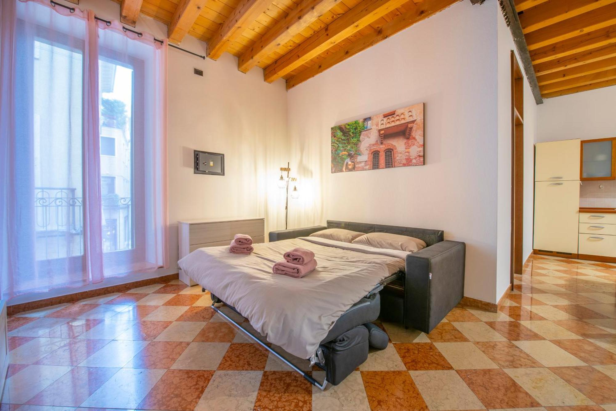 -Near Arena & Giuletta- Pet Friendly Mazzini Palace Verona Eksteriør billede